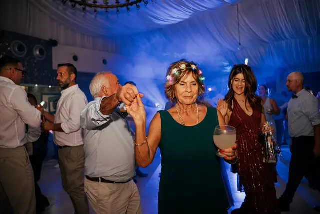 Boda de Anna y Daniel en Jardines La Cartuja fiesta