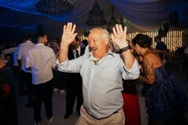 Boda de Anna y Daniel en Jardines La Cartuja fiesta