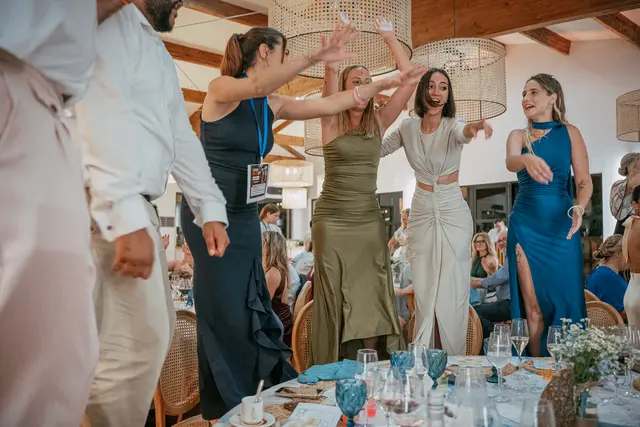 Boda de Alba y Jorge en Villa Delia banquete