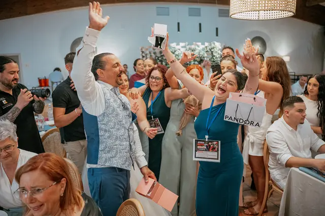 Boda de Alba y Jorge en Villa Delia banquete