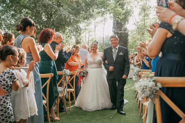 Boda de Alba y Jorge en Villa Delia Salida / Entrada