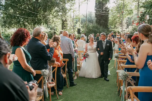 Boda de Alba y Jorge en Villa Delia Salida / Entrada portada