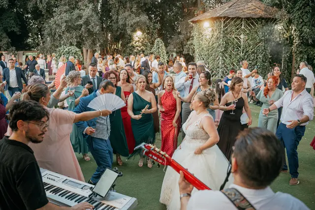 Boda de Alba y Jorge en Villa Delia coctel portada