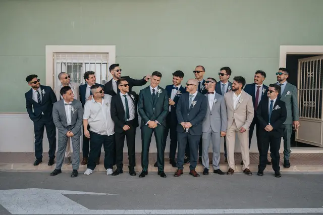Boda de Célia y Fran en L’Hort de la Vila por Va de Novias. grupales preparativos