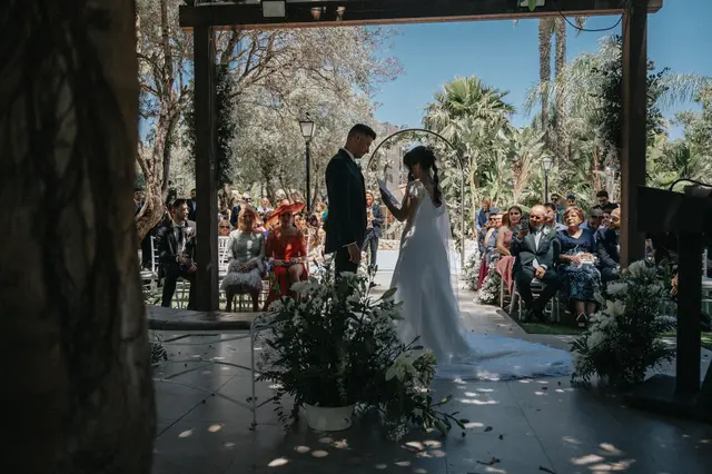 Boda de Célia y Fran en L’Hort de la Vila por Va de Novias. ceremonia