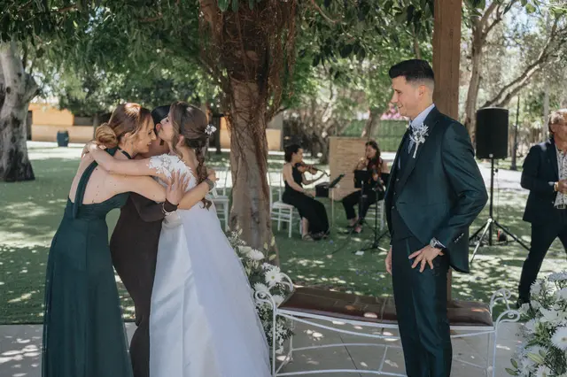 Boda de Célia y Fran en L’Hort de la Vila por Va de Novias. ceremonia