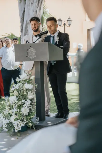 Boda de Célia y Fran en L’Hort de la Vila por Va de Novias. ceremonia