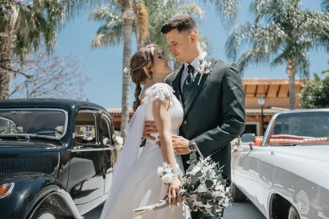 Boda de Célia y Fran en L’Hort de la Vila por Va de Novias. portada sesion pareja