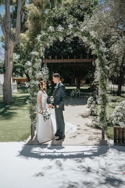 Boda de Célia y Fran en L’Hort de la Vila por Va de Novias. sesion pareja