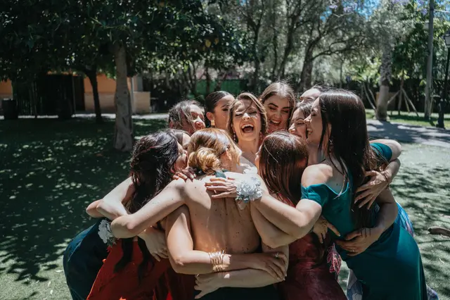 Boda de Célia y Fran en L’Hort de la Vila por Va de Novias. grupales