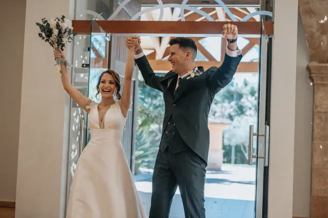 Boda de Célia y Fran en L’Hort de la Vila por Va de Novias. banquete