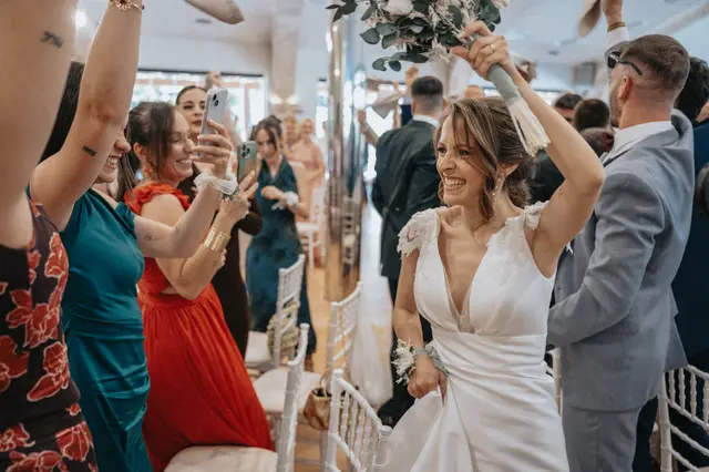 Boda de Célia y Fran en L’Hort de la Vila por Va de Novias. banquete