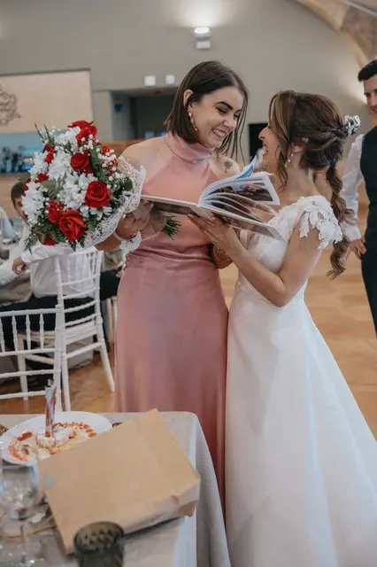 Boda de Célia y Fran en L’Hort de la Vila por Va de Novias. banquete
