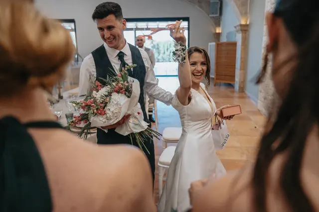 Boda de Célia y Fran en L’Hort de la Vila por Va de Novias. banquete