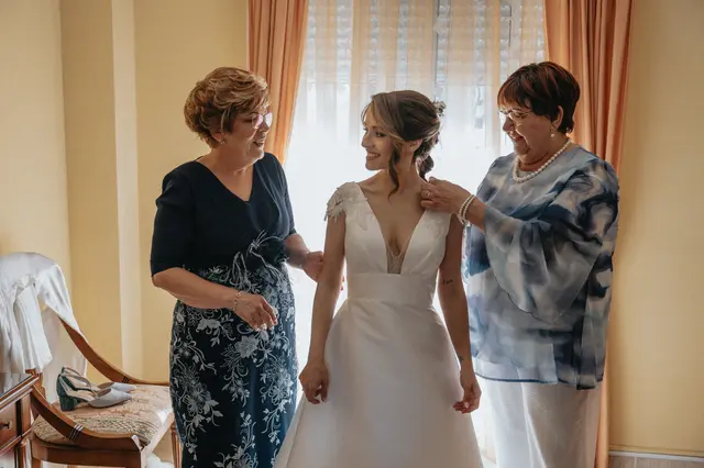 Boda de Célia y Fran en L’Hort de la Vila por Va de Novias. preparativos