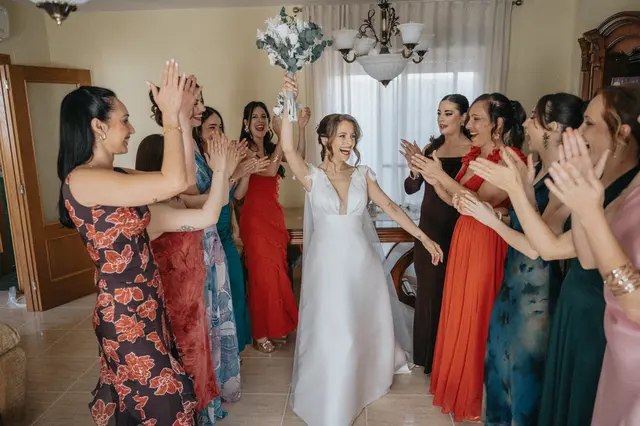Boda de Célia y Fran en L’Hort de la Vila por Va de Novias. portada preparativos