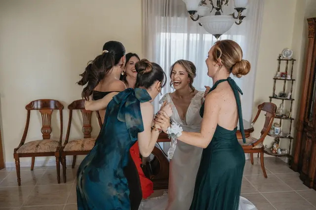 Boda de Célia y Fran en L’Hort de la Vila por Va de Novias. preparativos