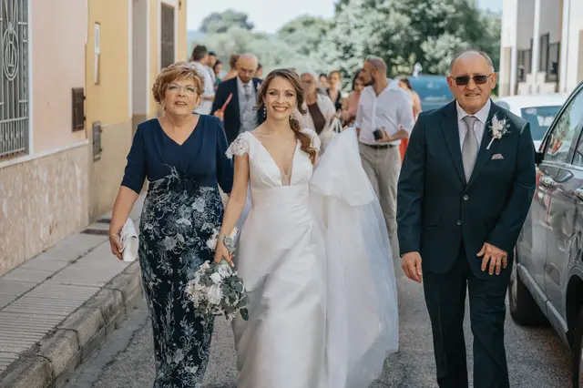 Boda de Célia y Fran en L’Hort de la Vila por Va de Novias. Salida / Entrada