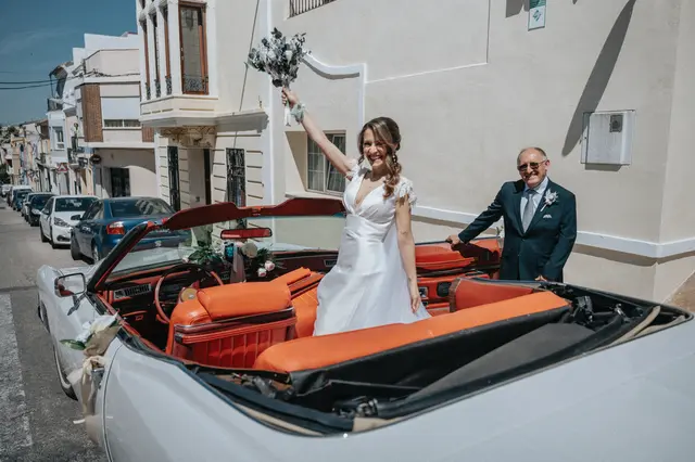 Boda de Célia y Fran en L’Hort de la Vila por Va de Novias. Salida / Entrada portada