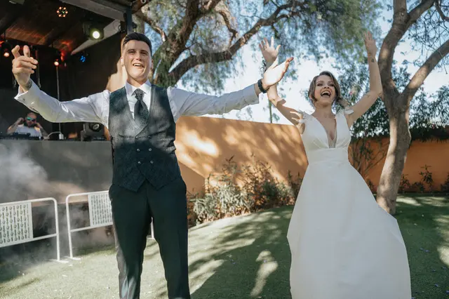 Boda de Célia y Fran en L’Hort de la Vila por Va de Novias. fiesta