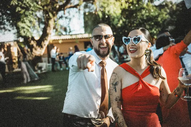 Boda de Célia y Fran en L’Hort de la Vila por Va de Novias. fiesta portada