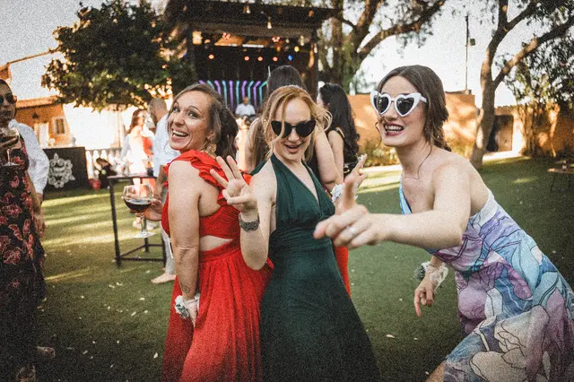 Boda de Célia y Fran en L’Hort de la Vila por Va de Novias. fiesta