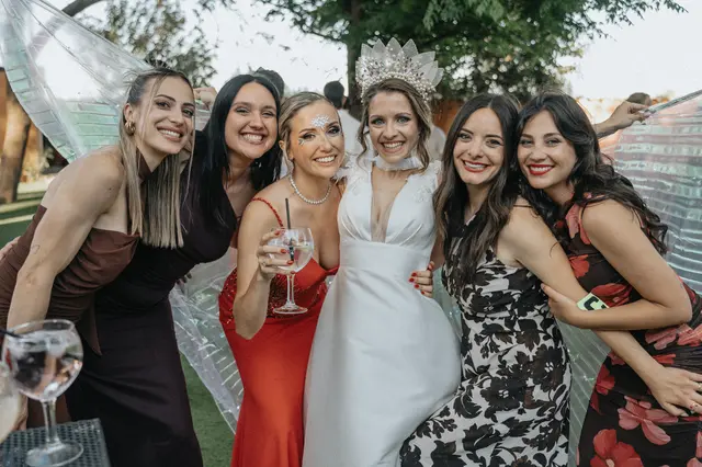 Boda de Célia y Fran en L’Hort de la Vila por Va de Novias. fiesta