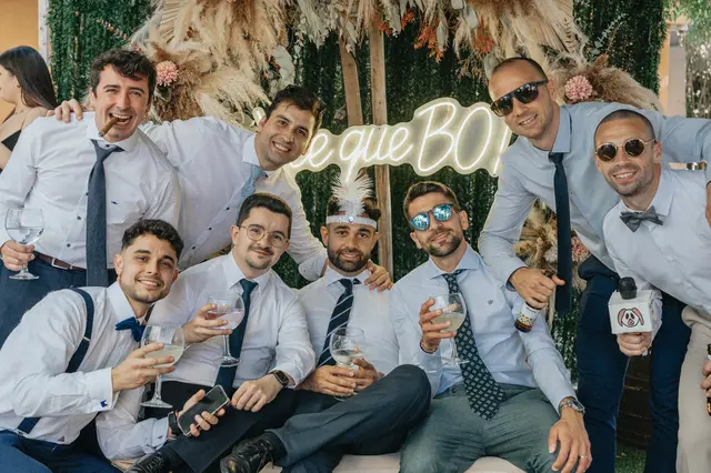 Boda de Célia y Fran en L’Hort de la Vila por Va de Novias. photocall
