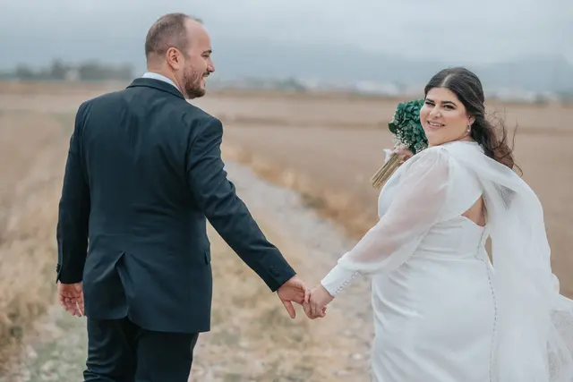 Boda de María y Chema en Masía El Teular, Sueca, una celebración natural y emotiva en Valencia. portada sesion pareja