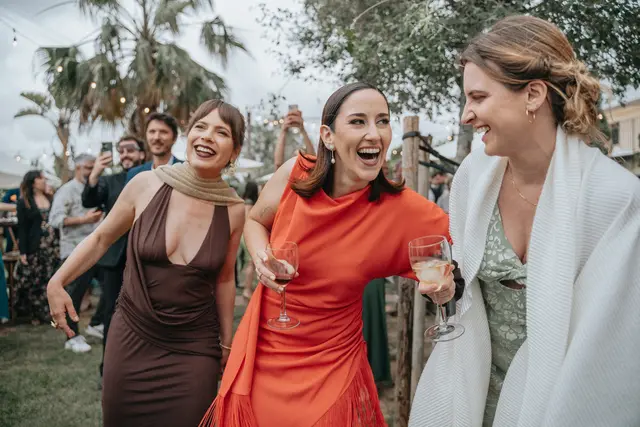 Boda de María y Chema en Masía El Teular, Sueca, una celebración natural y emotiva en Valencia. coctel