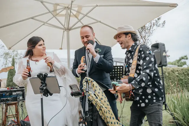 Boda de María y Chema en Masía El Teular, Sueca, una celebración natural y emotiva en Valencia. coctel