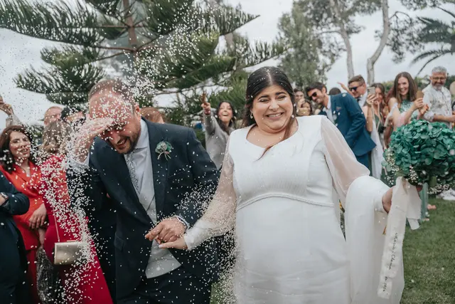 Boda de María y Chema en Masía El Teular, Sueca, una celebración natural y emotiva en Valencia. Salida / Entrada portada