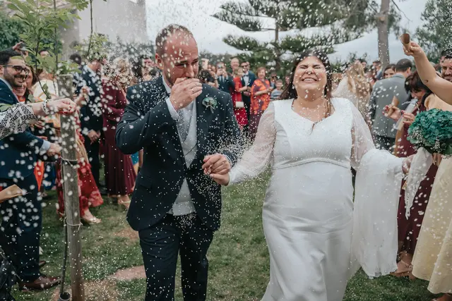 Boda de María y Chema en Masía El Teular, Sueca, una celebración natural y emotiva en Valencia. Salida / Entrada