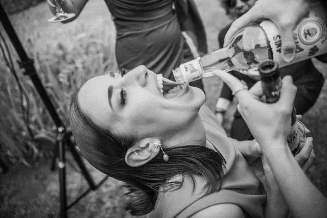 Boda de María y Chema en Masía El Teular, Sueca, una celebración natural y emotiva en Valencia. BW coctel
