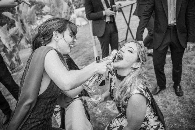 Boda de María y Chema en Masía El Teular, Sueca, una celebración natural y emotiva en Valencia. BW coctel