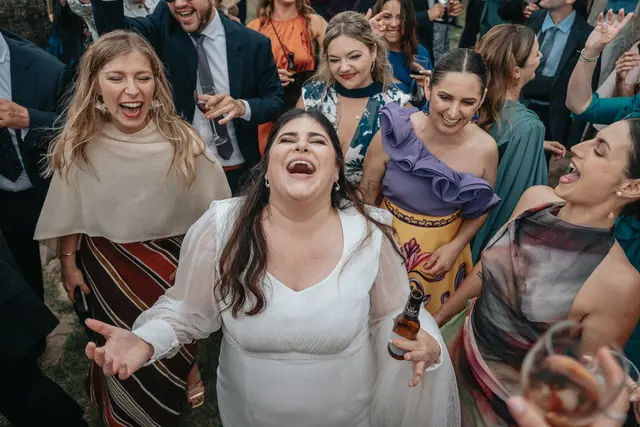 Boda de María y Chema en Masía El Teular, Sueca, una celebración natural y emotiva en Valencia. coctel emotivas