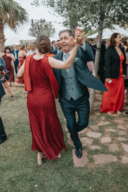 Boda de María y Chema en Masía El Teular, Sueca, una celebración natural y emotiva en Valencia. coctel divertidas