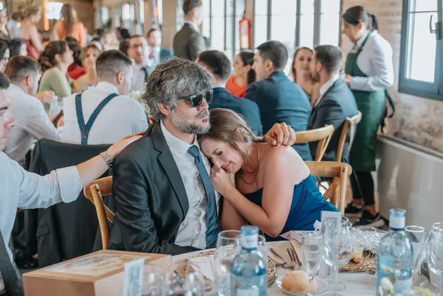 Boda de María y Chema en Masía El Teular, Sueca, una celebración natural y emotiva en Valencia. banquete emotivas