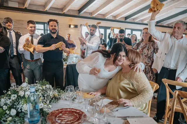 Boda de María y Chema en Masía El Teular, Sueca, una celebración natural y emotiva en Valencia. banquete