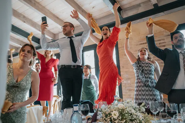 Boda de María y Chema en Masía El Teular, Sueca, una celebración natural y emotiva en Valencia. banquete