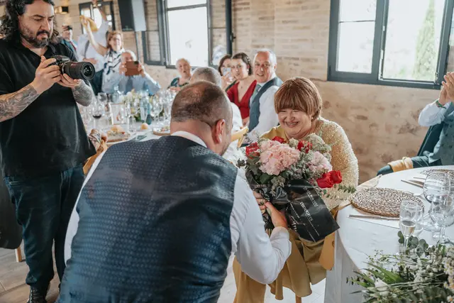 Boda de María y Chema en Masía El Teular, Sueca, una celebración natural y emotiva en Valencia. banquete