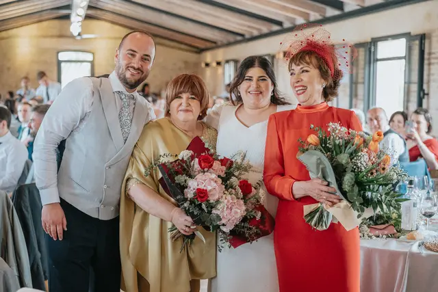 Boda de María y Chema en Masía El Teular, Sueca, una celebración natural y emotiva en Valencia. banquete