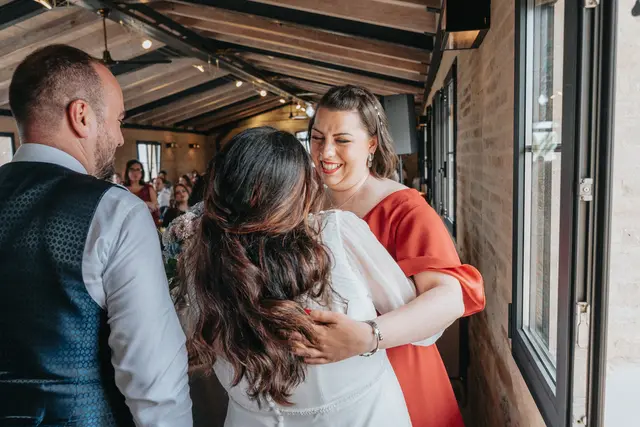 Boda de María y Chema en Masía El Teular, Sueca, una celebración natural y emotiva en Valencia. banquete emotivas