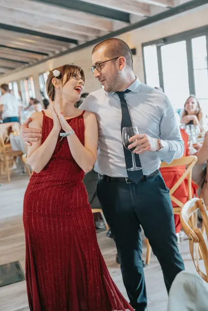 Boda de María y Chema en Masía El Teular, Sueca, una celebración natural y emotiva en Valencia. banquete grupales