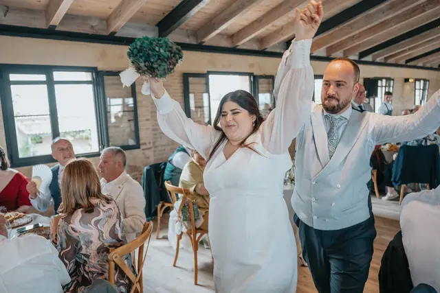 Boda de María y Chema en Masía El Teular, Sueca, una celebración natural y emotiva en Valencia. banquete