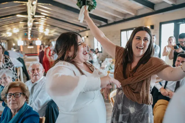 Boda de María y Chema en Masía El Teular, Sueca, una celebración natural y emotiva en Valencia. banquete
