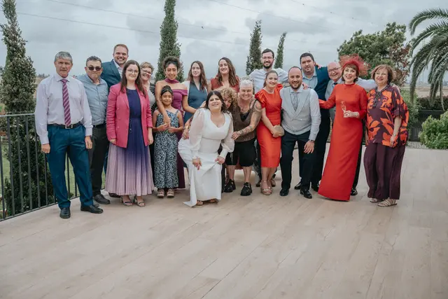 Boda de María y Chema en Masía El Teular, Sueca, una celebración natural y emotiva en Valencia. grupales