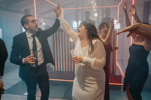 Boda de María y Chema en Masía El Teular, Sueca, una celebración natural y emotiva en Valencia. fiesta