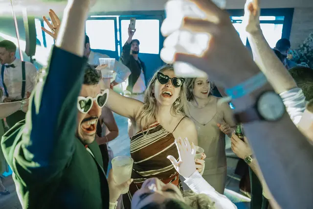 Boda de María y Chema en Masía El Teular, Sueca, una celebración natural y emotiva en Valencia. fiesta