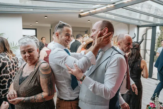Boda de María y Chema en Masía El Teular, Sueca, una celebración natural y emotiva en Valencia. fiesta